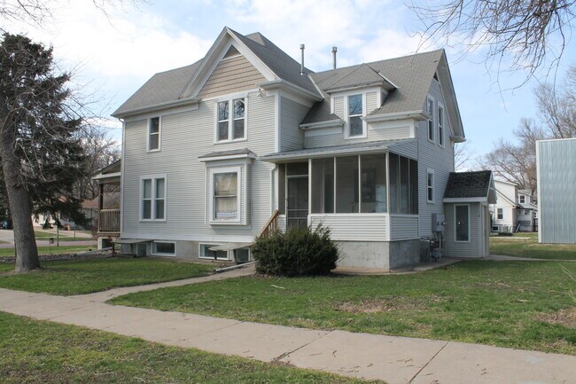 Outside View - 110 E Clark St