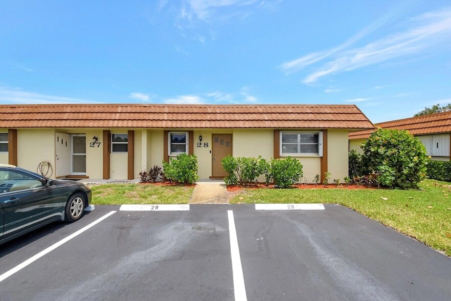 Primary Photo - 5730 Fernley Dr E