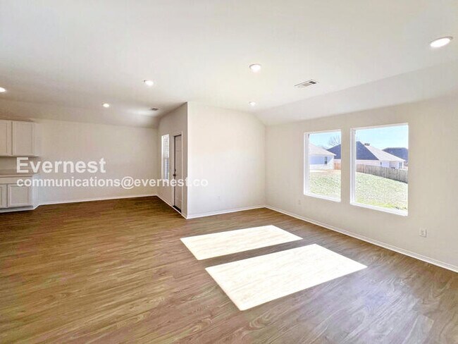 Foto del edificio - 1607 Ridgefield Cir