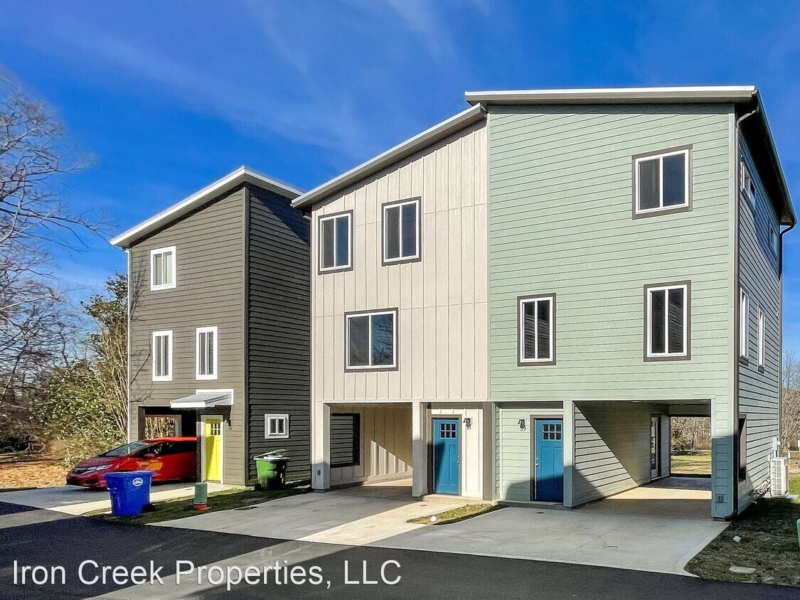 2 br, 1.5 bath House 61 W. Cascade Street House Rental in Arden, NC