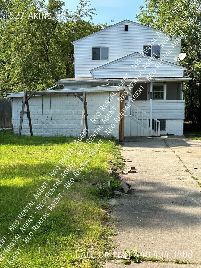 Foto del edificio - 527 Akins Ct