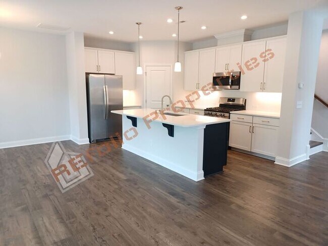 Foto del edificio - Beautiful 2022 Built 3 Story 3 BD 2 Car-Ga...