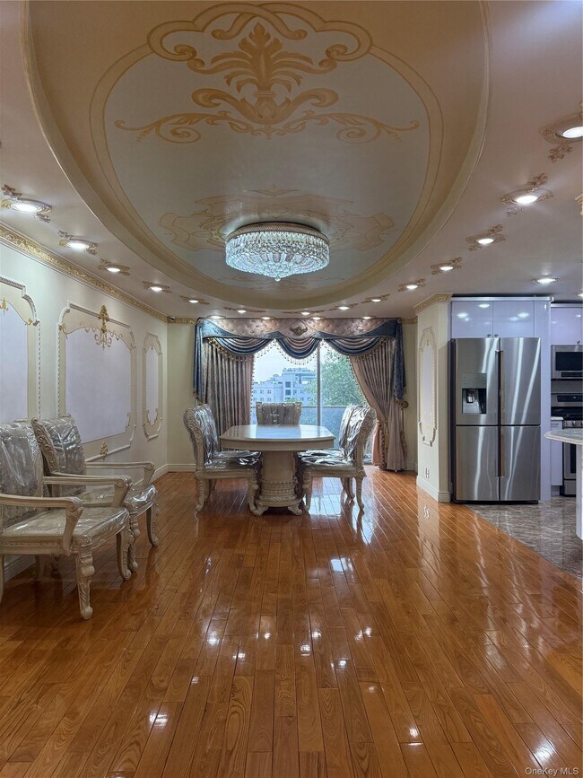 Foto del edificio - 61-20 Grand Central Pkwy