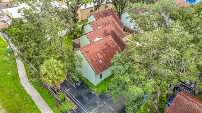 Foto del edificio - 5602 Ashley Oaks Dr