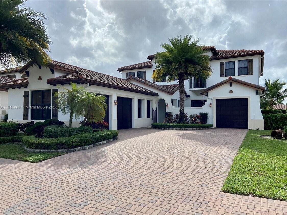 3172 NW 82nd Way, Pembroke Pines, FL 33024 House Rental in Pembroke