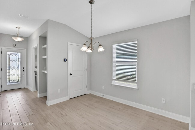 Building Photo - 212 Ruskin Dr