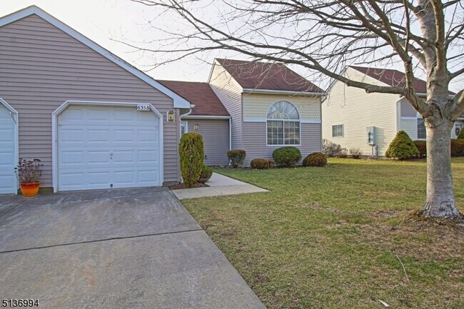 Building Photo - 635 Madison Dr