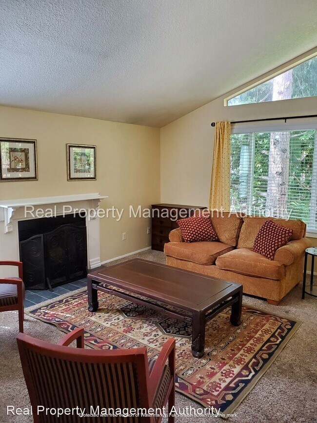 Foto del edificio - 2 br, 1 bath House - 1500 NE 72nd. St. #2