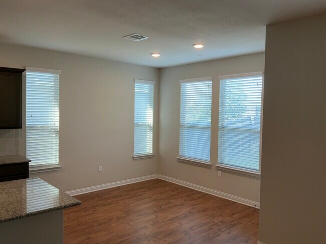 Building Photo - 8106 Cottage Rose Dr