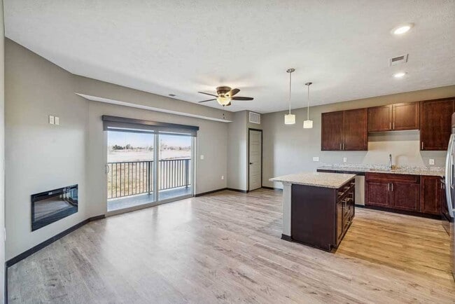 Building Photo - North Pointe Villas