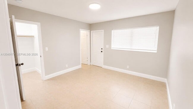 Foto del edificio - 2332 Roosevelt St