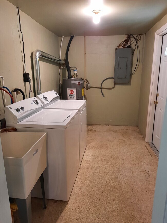 lavandería - 4722 Fairway Dr S