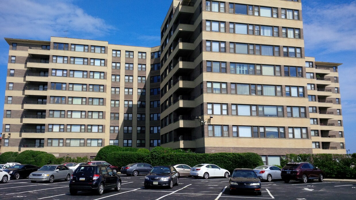 Warwick Condominiums Apartments Atlantic City, NJ