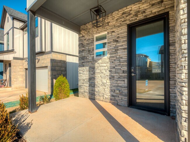 Building Photo - Beautiful New Construction Home in Oklahom...