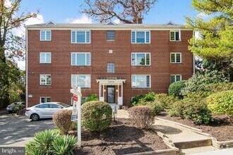 Building Photo - 1410 N Quinn St