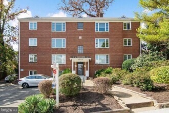 Building Photo - 1410 N Quinn St