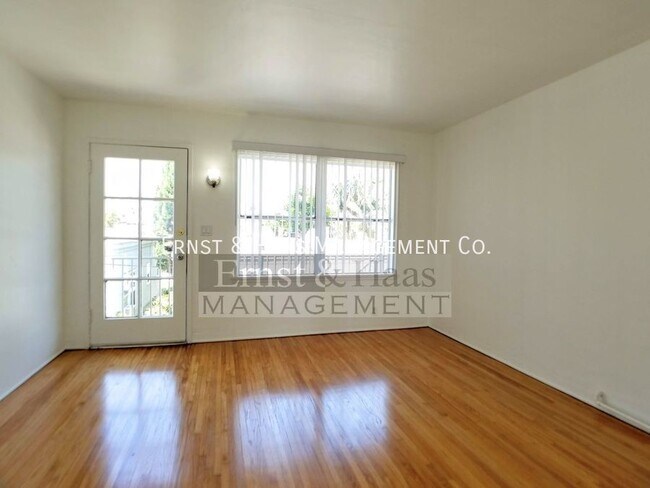 Foto del edificio - Upper Level Studio Apartment with Beautifu...