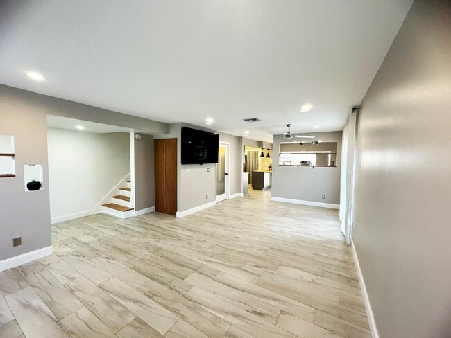 Foto del edificio - 321 Sandtree Dr