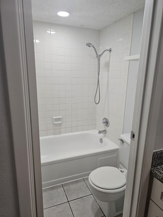 Foto del edificio - 6601 Sands Point Dr
