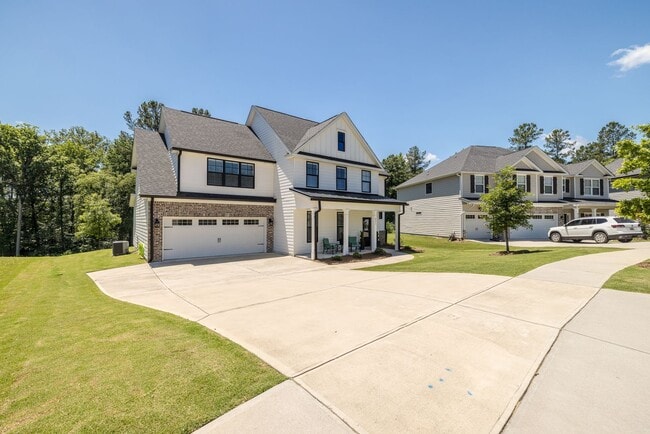 Building Photo - 821 Lost Grv Trl