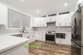 1042 S Director St
