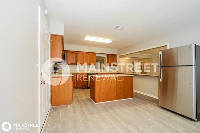 Foto del edificio - 10505 Akers Drive N, 10505 Akers Drive N, ...