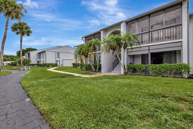 Foto del edificio - 1002 Green Pine Blvd