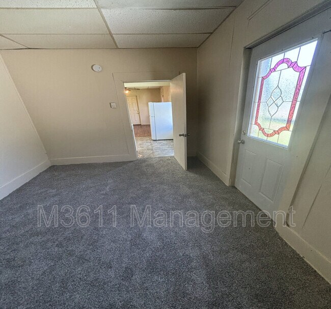 Foto del edificio - 5628 Logan Ave