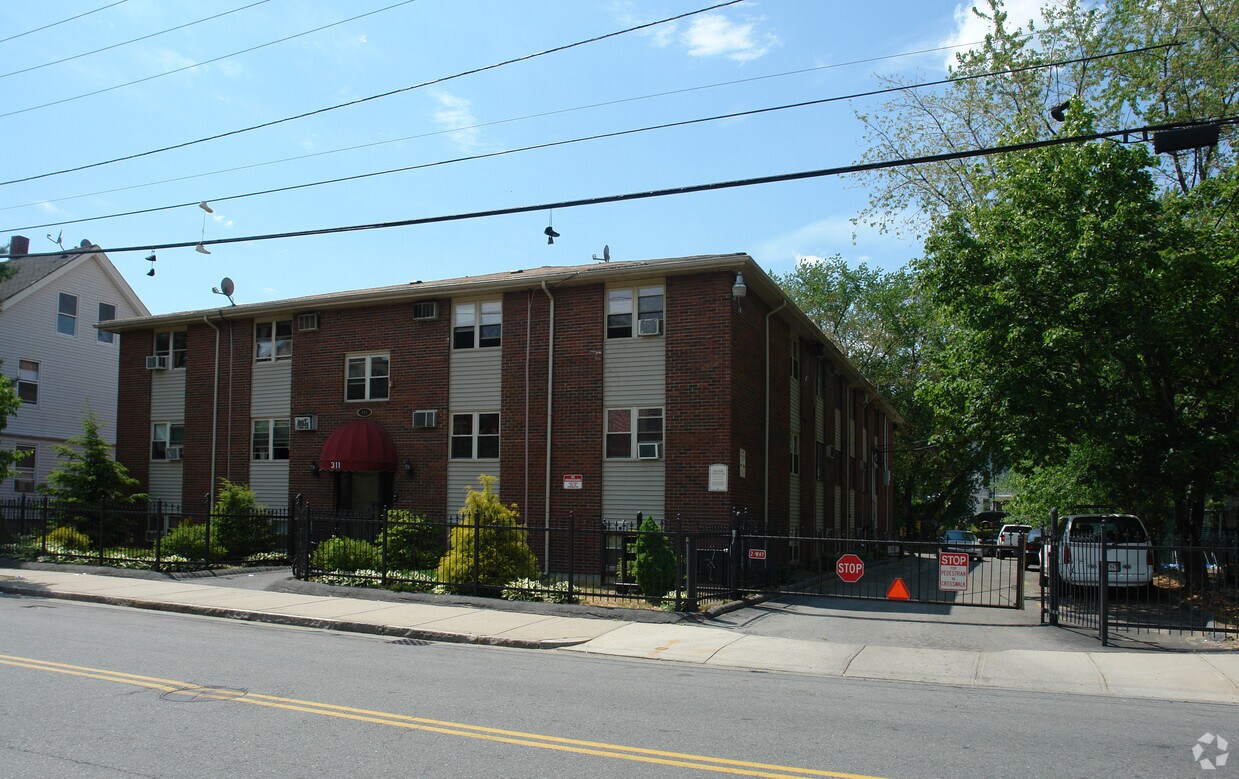 Building Photo - 311 Water St