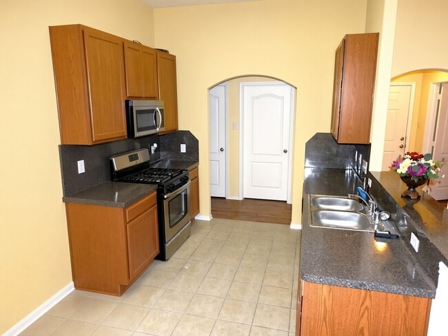 Building Photo - 14310 Cypress Meadows Dr
