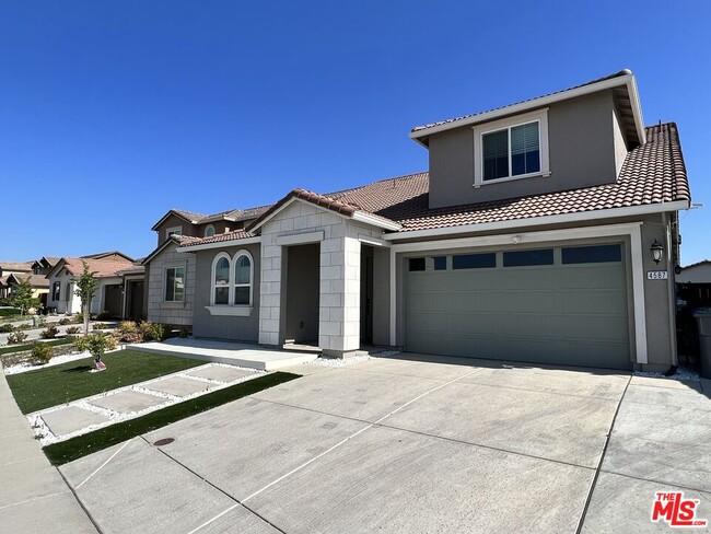 Building Photo - 4587 Sparrow Dr