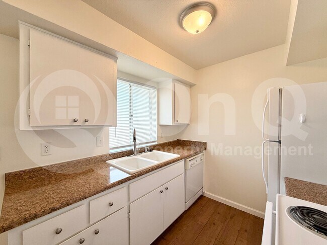 Foto del edificio - 4444 E Paradise Village Pkwy N