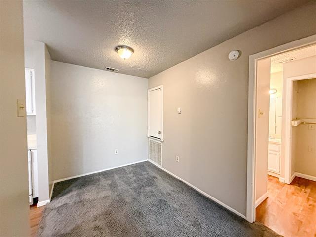Foto del edificio - 9696 Walnut St