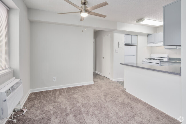 1BR, 1BA - 574SF - Dining Room - Friendship Crossing