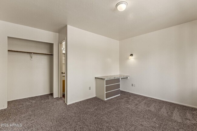 Building Photo - 114 E Paseo del Rio