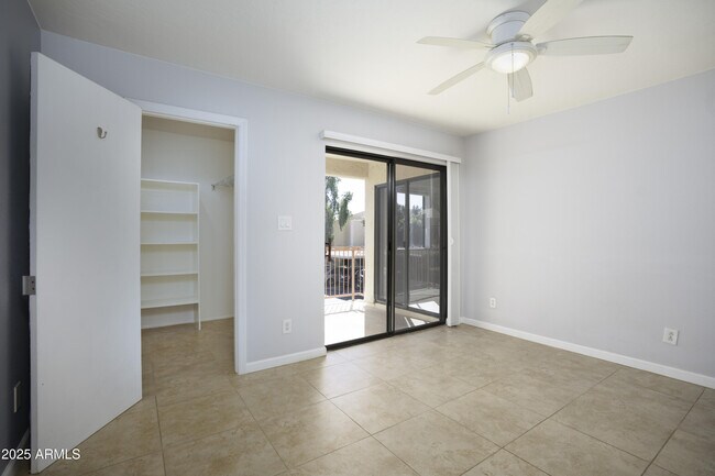 Foto del edificio - 9355 N 91st St