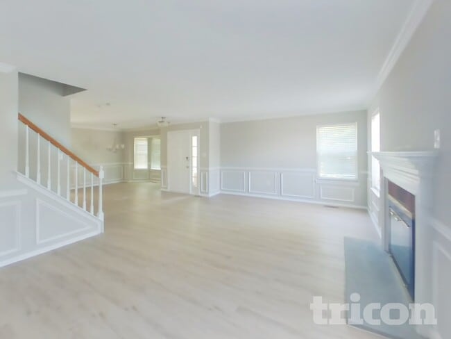 Building Photo - 2201 Grant Ct