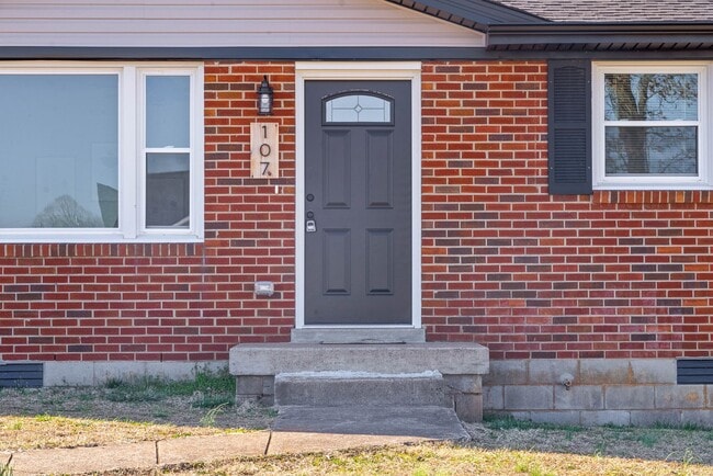 Foto del edificio - 107 Norris Dr