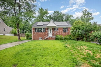Building Photo - 2508 Larry Ave