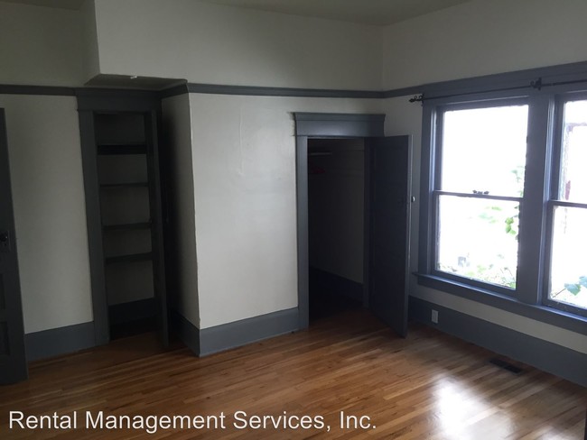 Building Photo - 1546 SE Ladd Ave