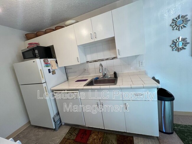Building Photo - 91-1039 Puamaeole St