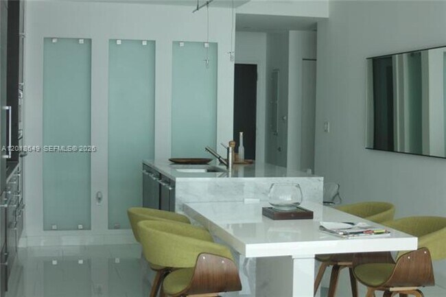 Foto del edificio - 900 Biscayne Blvd