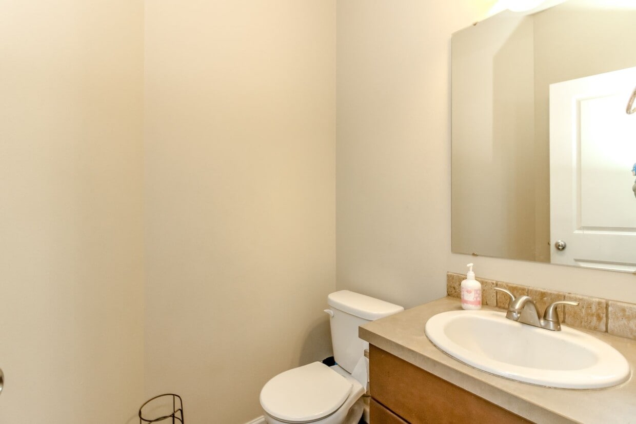 Foto principal - Beautiful Home in Highly Sought After Yelm...