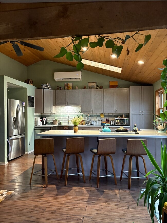Building Photo - 7962 Gray Fox Dr