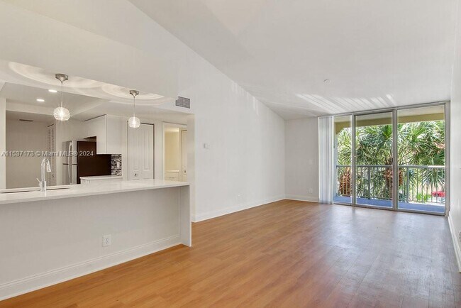 Foto del edificio - 3605 NE 207th St