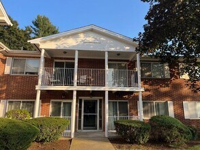 Building Photo - 49 Bayberry Dr