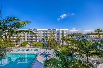 Building Photo - 492 NW 165th St