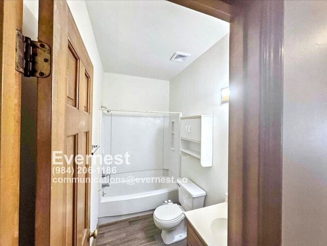 Building Photo - 101 Granby Ct