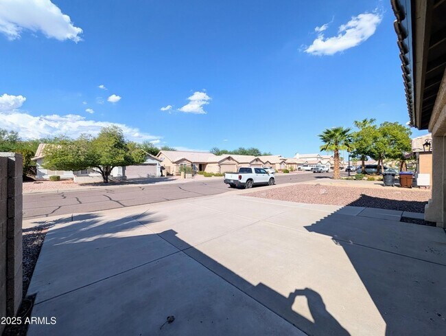 Foto del edificio - 8639 W Fullam St