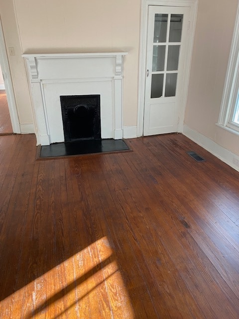 3 spacious bedrooms with hardwood floors. - 527 Cambridge Ave E